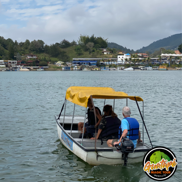 ALQUILER DE BOTES LIVIANOS EN GUATAPÉ